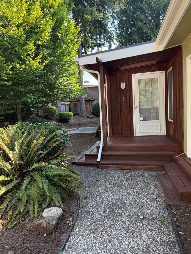 Building Photo - 6104 125th Ave SE