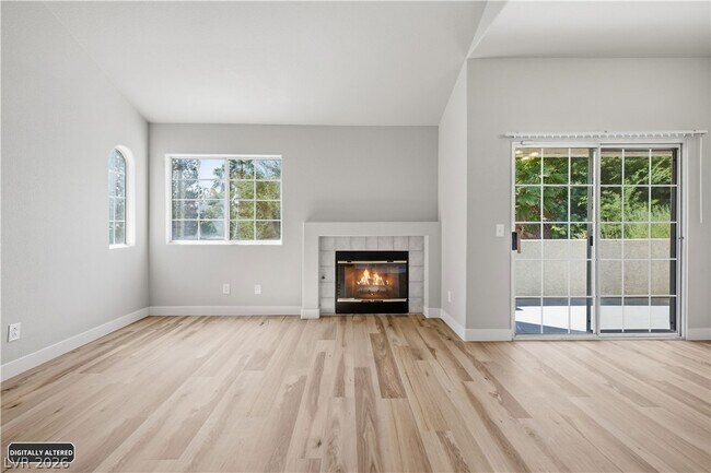 Building Photo - 315 Seine Way
