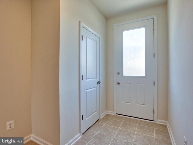 Building Photo - 127 Keller Ct