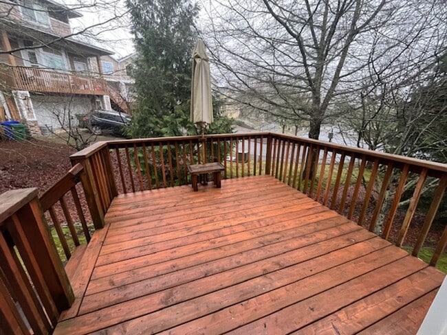 Building Photo - 3 Bedroom Town Home Gresham