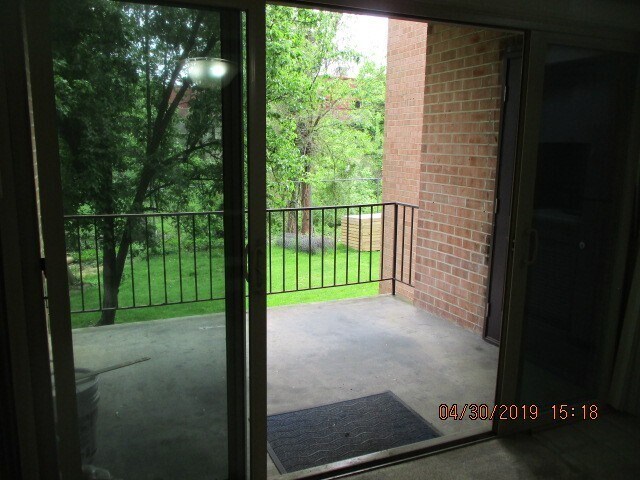 Building Photo - 2206 Greenery Ln