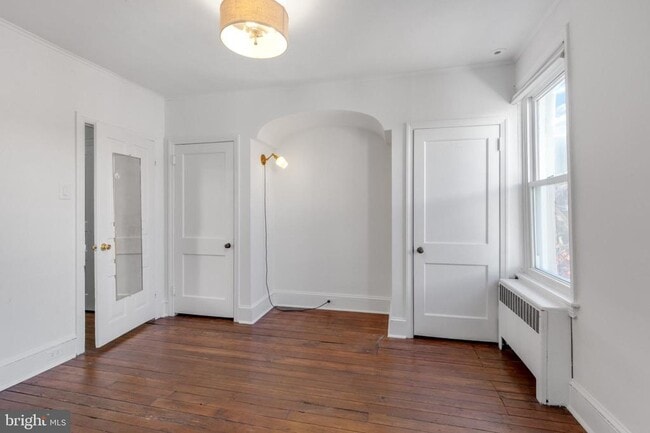 Building Photo - 821 N Bambrey St