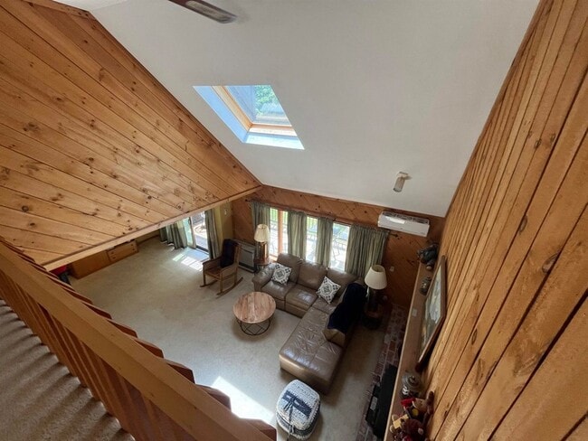 Building Photo - 35 Woodland Pines Rd