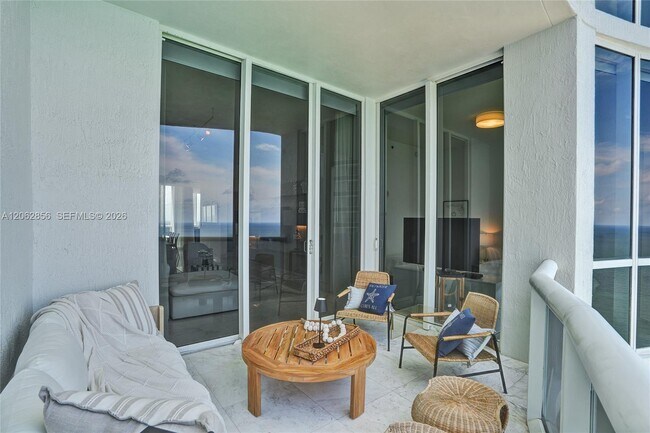 Building Photo - 16001 Collins Ave
