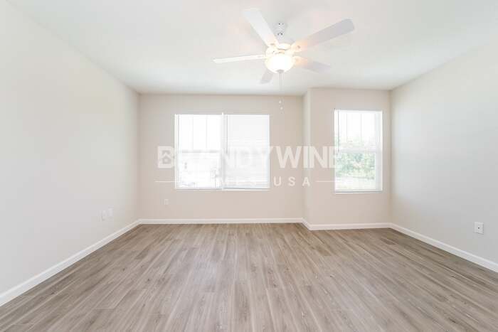 Building Photo - 540 Narnia Ct