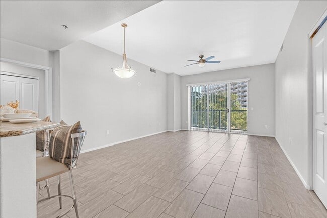 Building Photo - Gorgeous Condo at One Las Vegas!