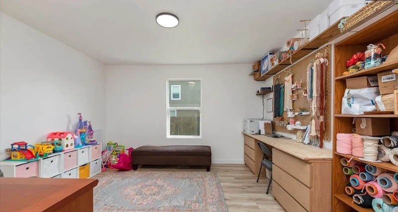 Building Photo - 765 SW Portal St