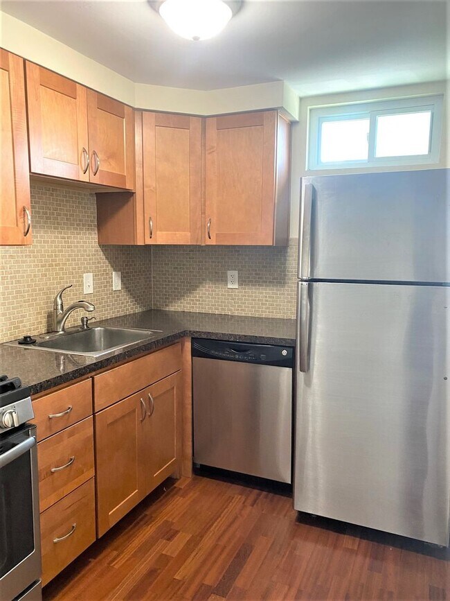 Building Photo - 3401 Berkley Ave