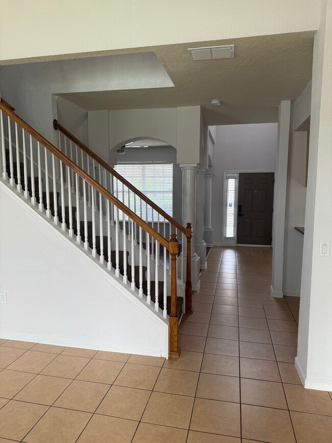Building Photo - 2914 River Birch Dr