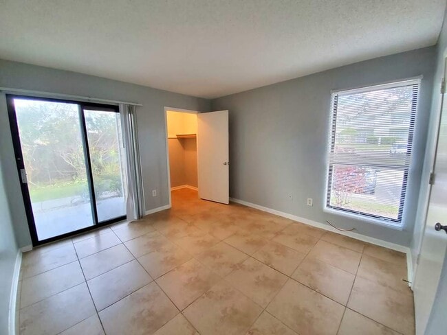 Building Photo - 455 Alt 19