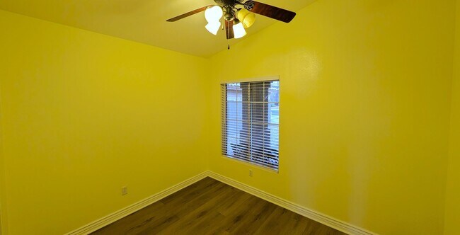 Building Photo - 2 Bedroom Home at The Springs Near E. Chandler Blvd. and S. Cooper Rd