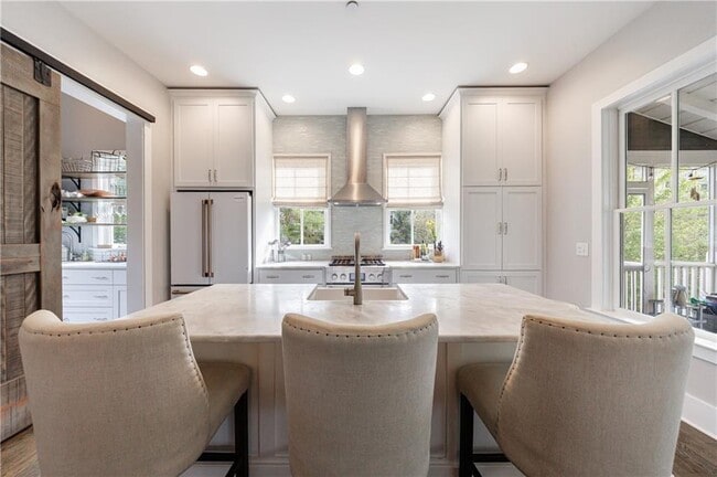 Building Photo - 1000 Loliver Ln