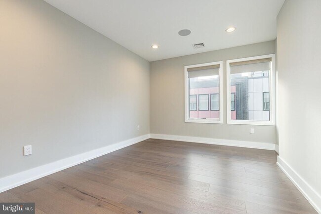 Building Photo - 608 N 3rd St