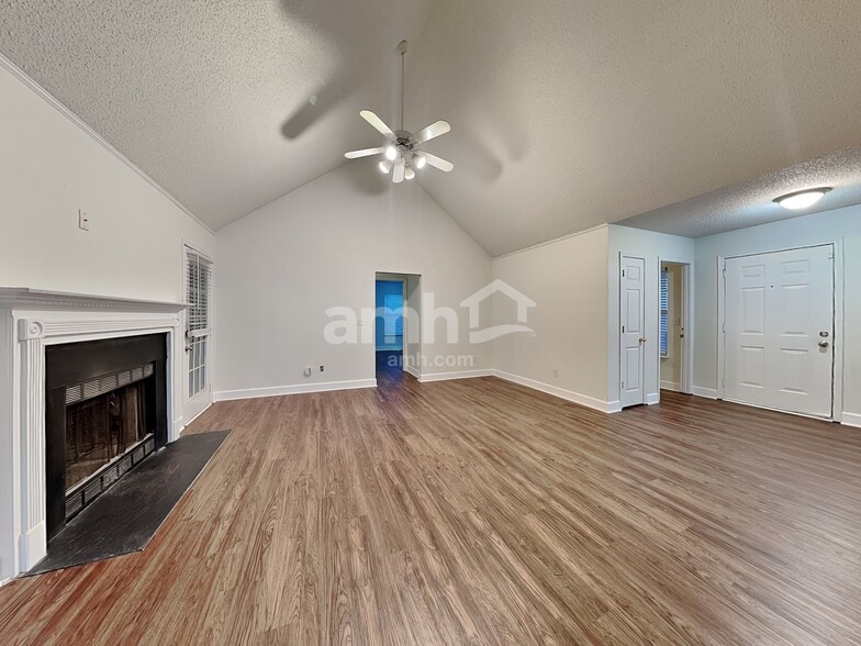 Building Photo - 207 Riesling Way