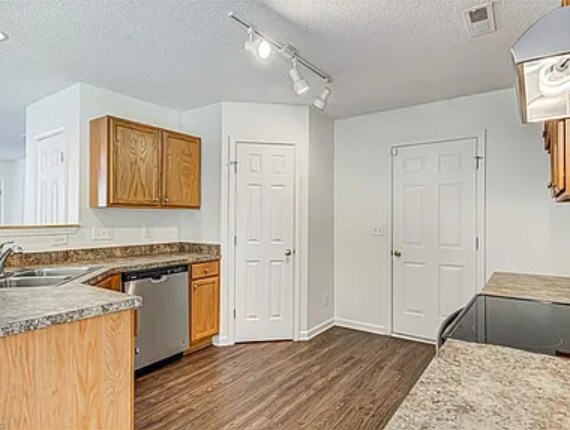 Building Photo - 2819 Green Crest Ct
