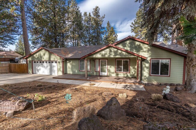 Building Photo - This could be your dream home! Must see!!