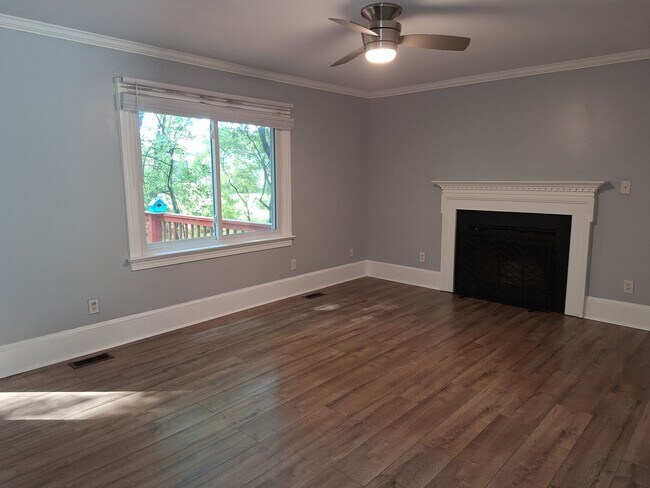 Building Photo - 212 Earle Ct