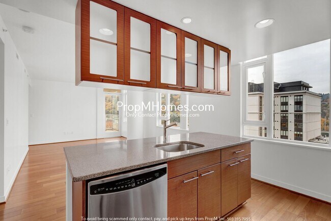 Building Photo - Modern 2-Bedroom, 2-Bath Condo with Stunni...