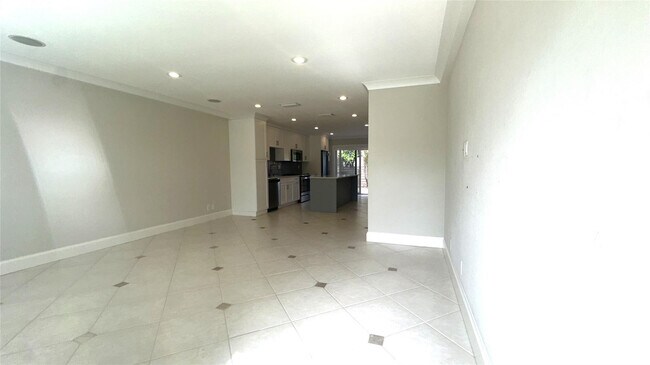 Building Photo - 1917 NE 3rd St