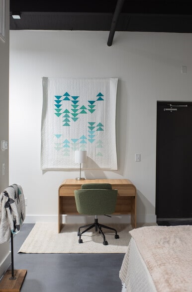 Building Photo - 804 N Moravian St