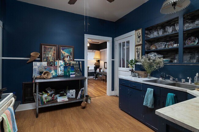 Building Photo - 108 Blount St