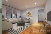 Building Photo - Renovated Giant Prewar 1 bedroom in Brookl...