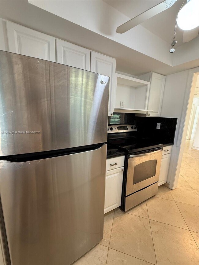 Building Photo - 300 NW 42nd St