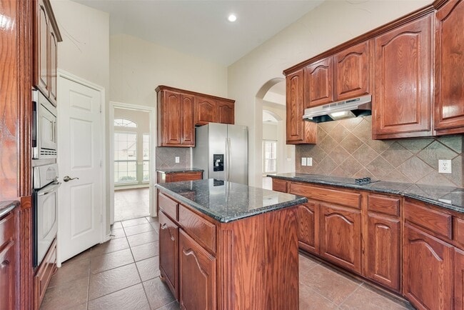 Building Photo - 10044 Dorsett Dr