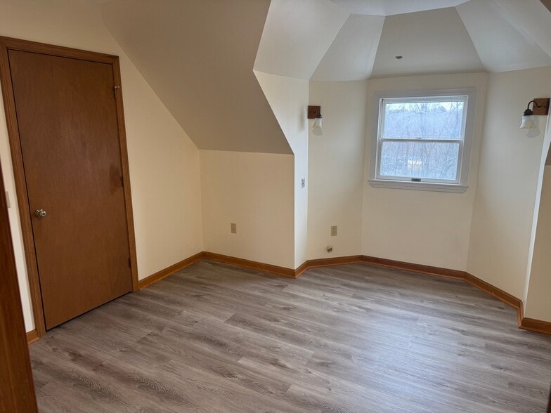 Building Photo - 340 Granite Hill Rd