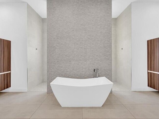 Building Photo - 6122 SW 173rd Way