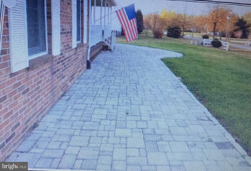 Building Photo - 101 Tarks Ln