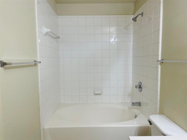Building Photo - 614 Rockbrook Dr