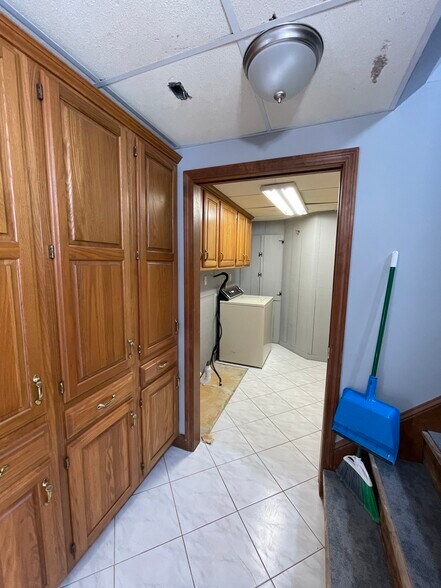 Building Photo - 178 Andover St