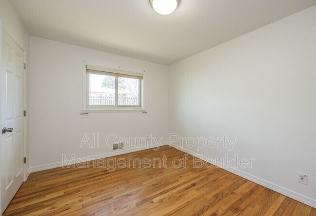 Building Photo - 425 S 40th St