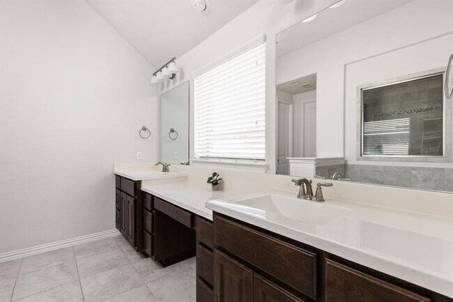 Building Photo - 2949 Consuelo Wy