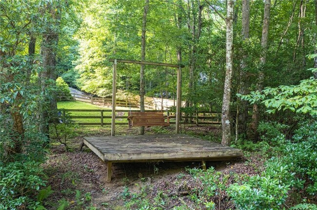 Building Photo - 218 River Dr