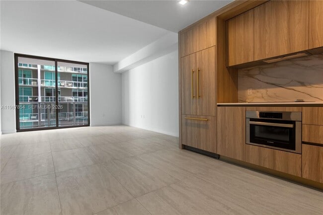 Building Photo - 77 SE 5th St