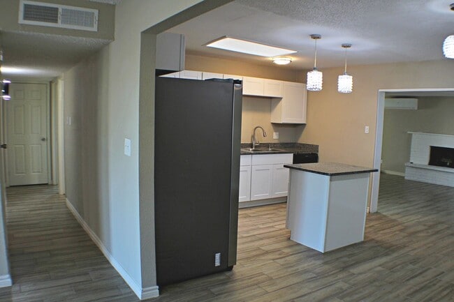 Building Photo - Beautiful 4-Bedroom Move-in Ready Home