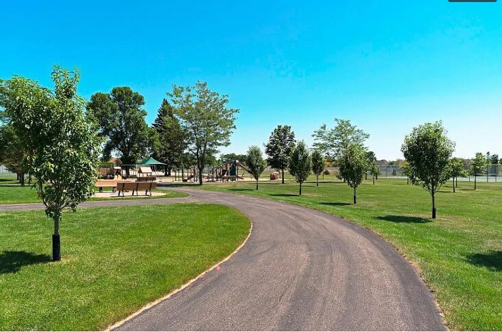 Building Photo - 3275 Red Oak Trl