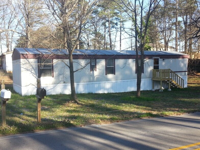 Building Photo - 815 Clutts Rd