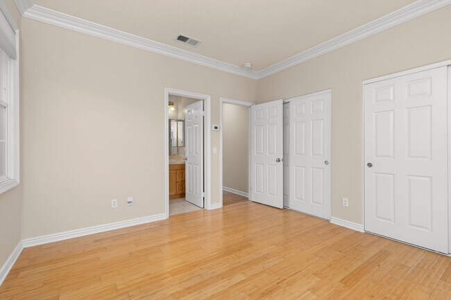 Building Photo - Elegant 5-Bedroom Carmel Valley Home with ...