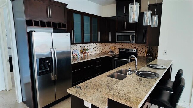 Building Photo - 27 Olympia Ave