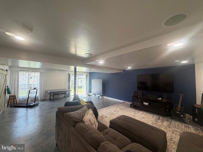 Building Photo - 1703 Aldin Ct