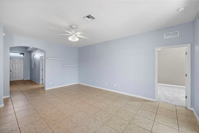 Building Photo - 1322 SW 22nd Ave