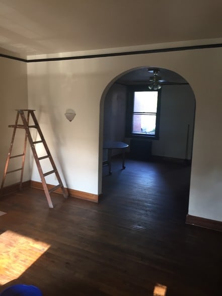 Building Photo - 3377 Parkview Ave