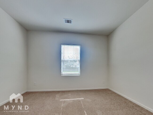 Building Photo - 1004 Water Oak Ln