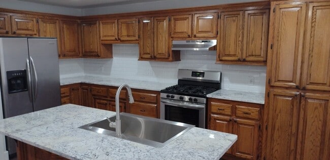 Building Photo - 2701 Queensbury Rd