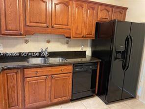 Building Photo - 115 Briarwood Cir