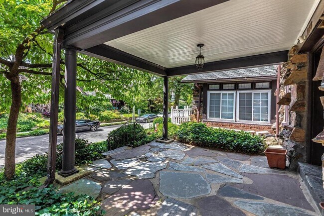 Building Photo - 163 Stoneway Ln
