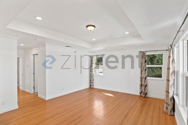 Building Photo - 3207 Forbes Ave